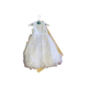 David’s bridal Girls Size 6 Sleeveless Ruffled Flower Girl Dress